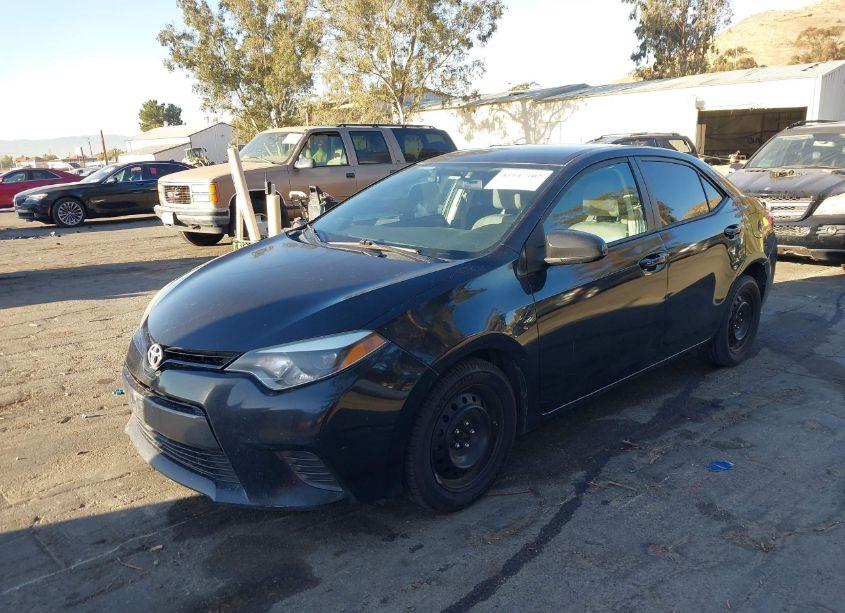 Photo 2 of 2015 Toyota Corolla LE (VIN 5YFBURHE3FP210088)