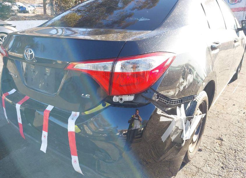 Photo 6 of 2015 Toyota Corolla LE (VIN 5YFBURHE3FP210088)