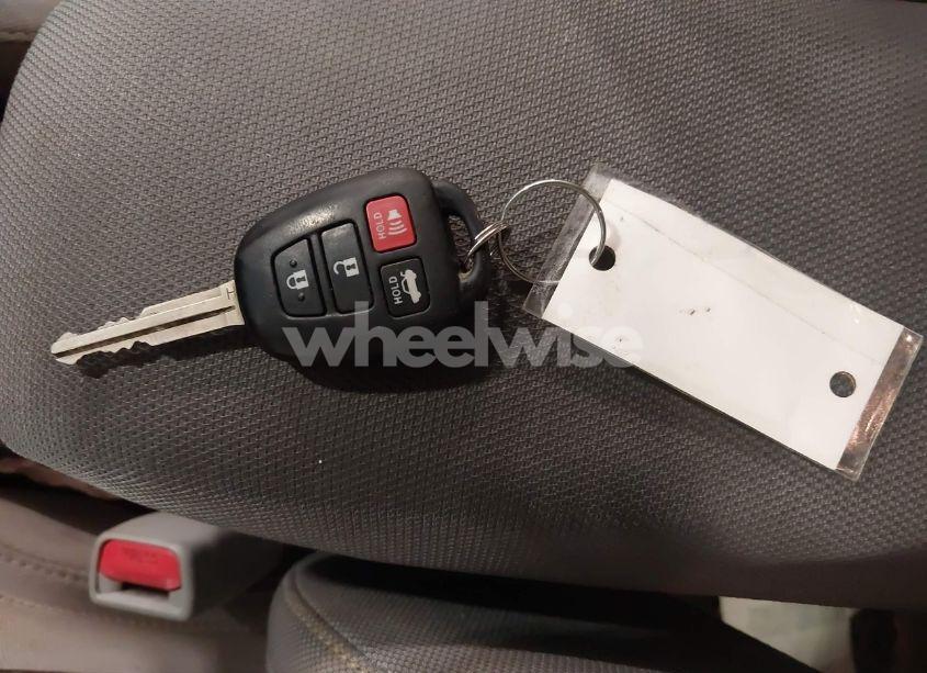 Photo 11 of 2015 Toyota Corolla LE (VIN 5YFBURHE3FP212049)