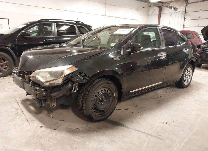 Photo 2 of 2015 Toyota Corolla S (VIN 5YFBURHE3FP218580)