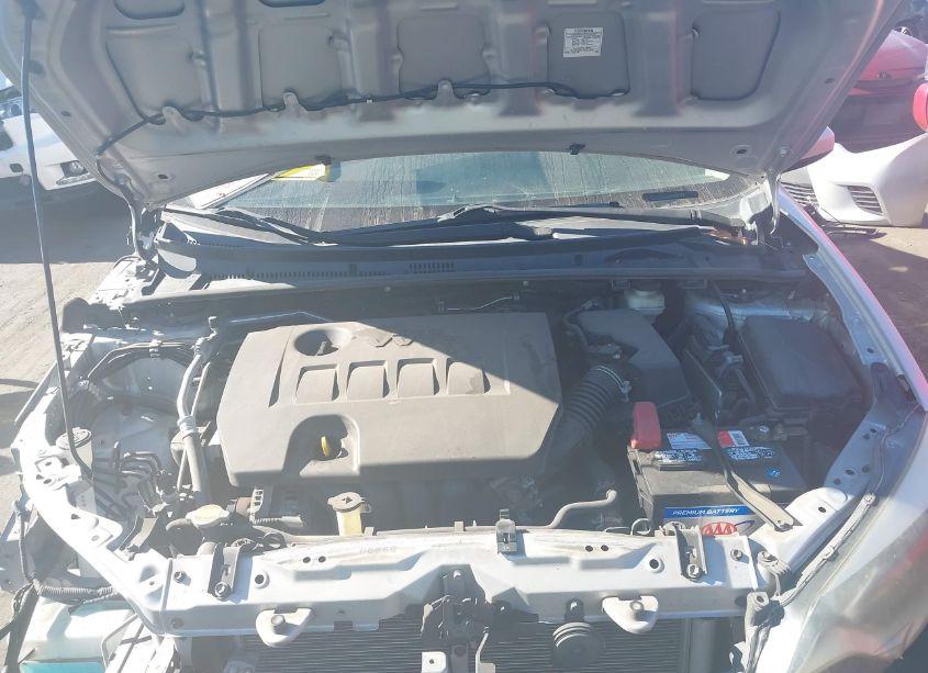 Photo 10 of 2015 Toyota Corolla LE (VIN 5YFBURHE3FP232303)