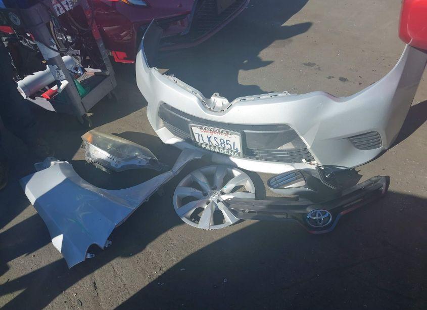 Photo 12 of 2015 Toyota Corolla LE (VIN 5YFBURHE3FP232303)