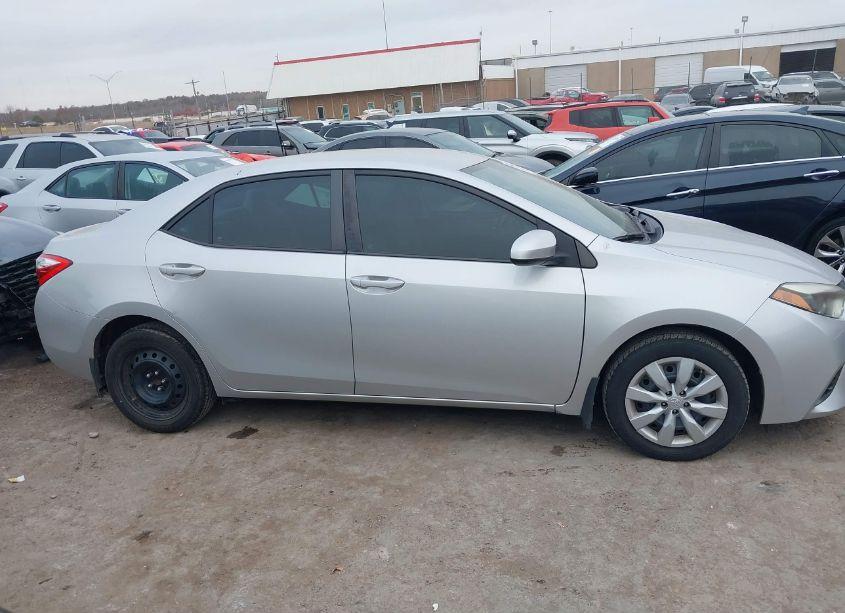 Photo 13 of 2015 Toyota Corolla LE (VIN 5YFBURHE3FP258240)