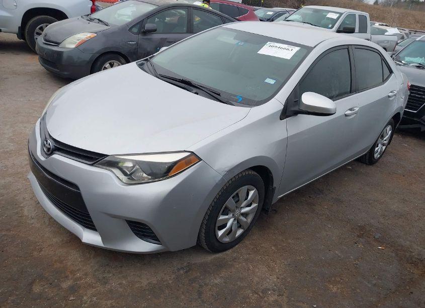 Photo 2 of 2015 Toyota Corolla LE (VIN 5YFBURHE3FP258240)