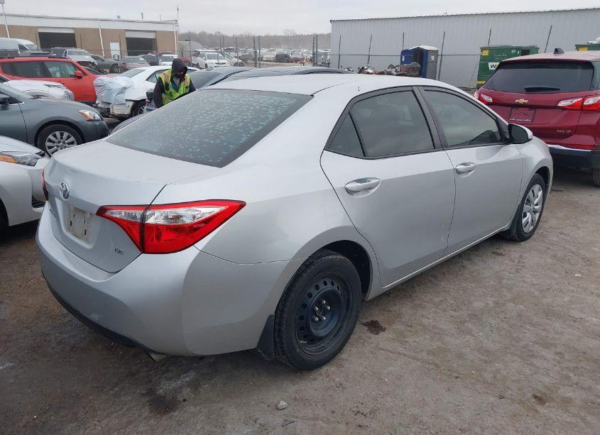 Photo 4 of 2015 Toyota Corolla LE (VIN 5YFBURHE3FP258240)