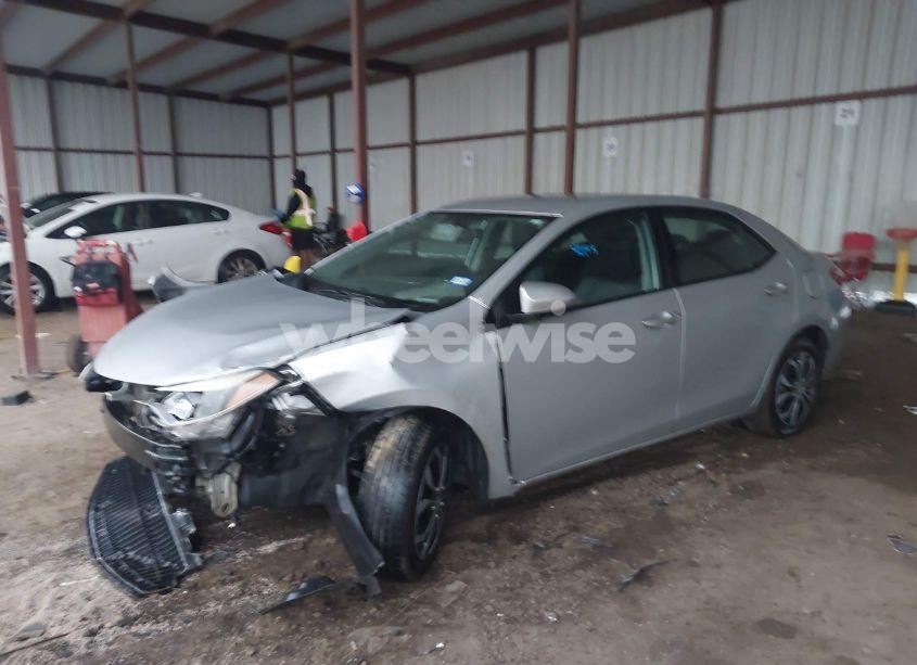 Photo 2 of 2015 Toyota Corolla S (VIN 5YFBURHE3FP269481)