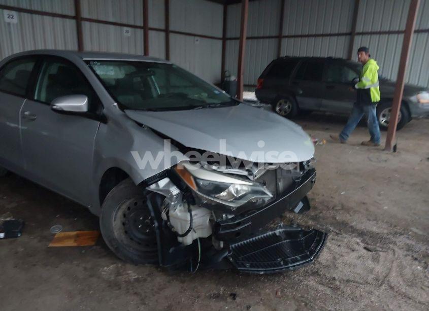 Photo 6 of 2015 Toyota Corolla S (VIN 5YFBURHE3FP269481)
