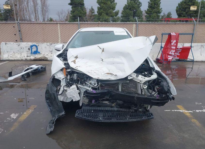 Photo 13 of 2015 Toyota Corolla LE (VIN 5YFBURHE3FP298608)