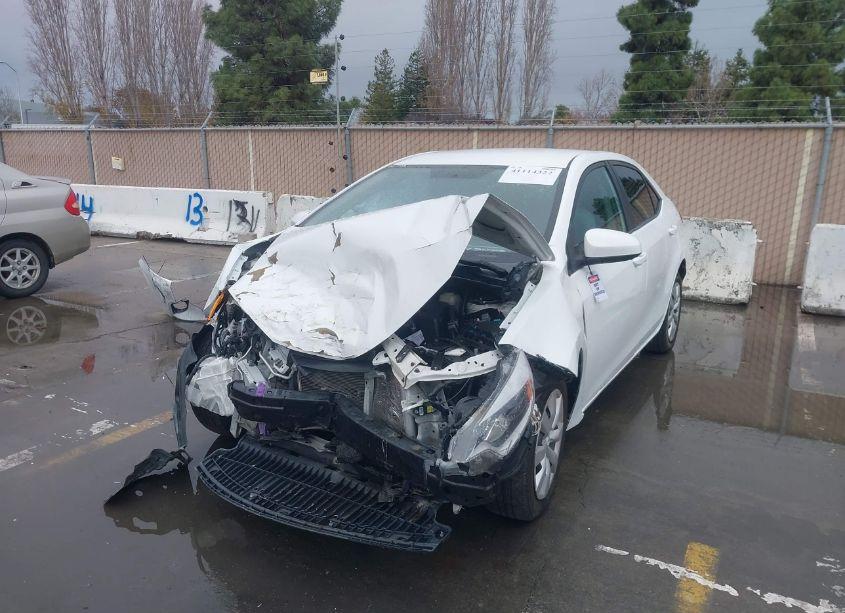 Photo 2 of 2015 Toyota Corolla LE (VIN 5YFBURHE3FP298608)