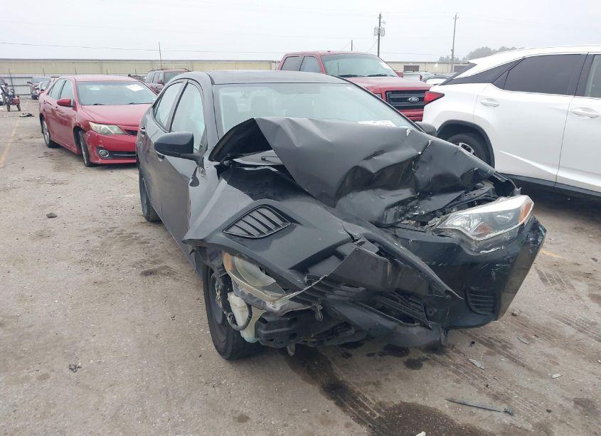 2015 Toyota Corolla LE (VIN 5YFBURHE3FP301152) main photo