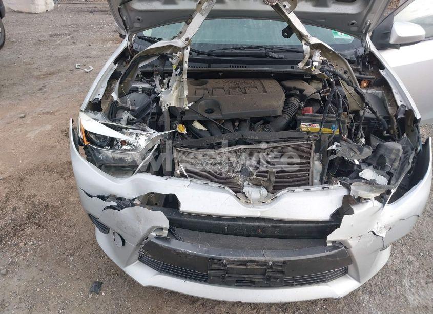 Photo 10 of 2015 Toyota Corolla LE (VIN 5YFBURHE3FP314547)