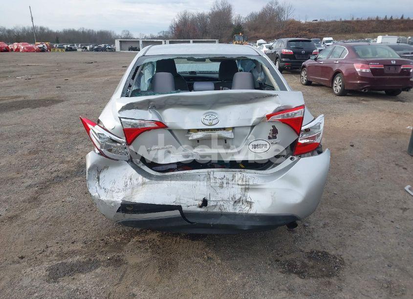 Photo 16 of 2015 Toyota Corolla LE (VIN 5YFBURHE3FP314547)