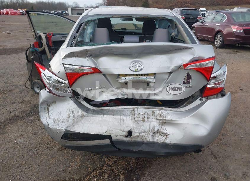 Photo 17 of 2015 Toyota Corolla LE (VIN 5YFBURHE3FP314547)