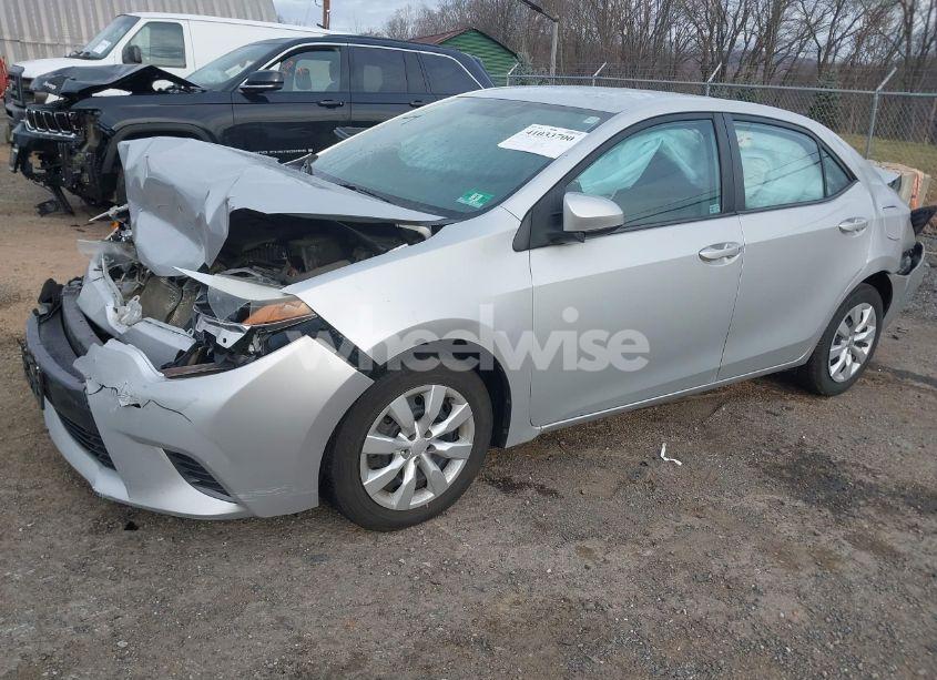 Photo 2 of 2015 Toyota Corolla LE (VIN 5YFBURHE3FP314547)