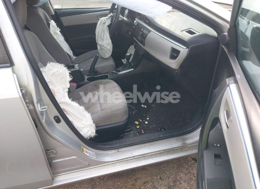 Photo 5 of 2015 Toyota Corolla LE (VIN 5YFBURHE3FP314547)