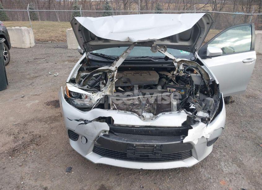 Photo 6 of 2015 Toyota Corolla LE (VIN 5YFBURHE3FP314547)
