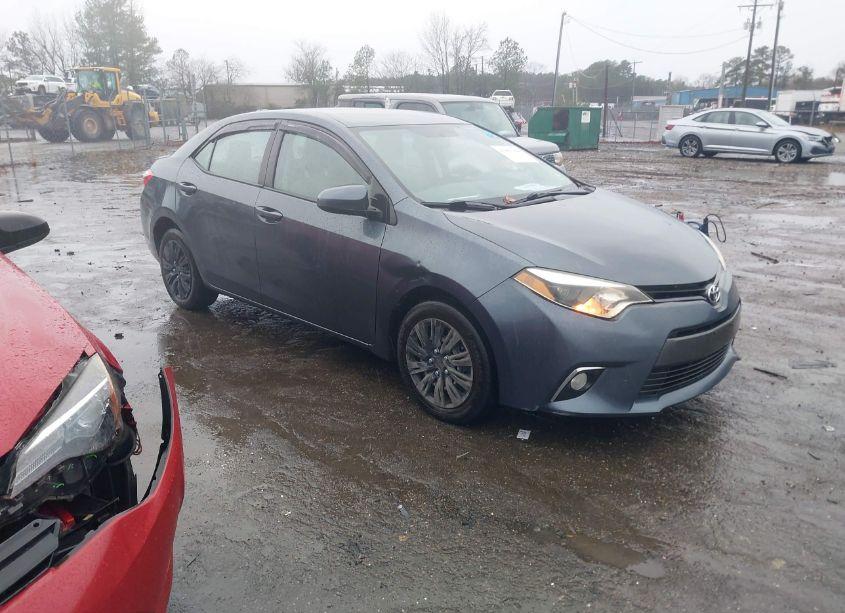 2015 Toyota Corolla LE (VIN 5YFBURHE3FP325872) main photo