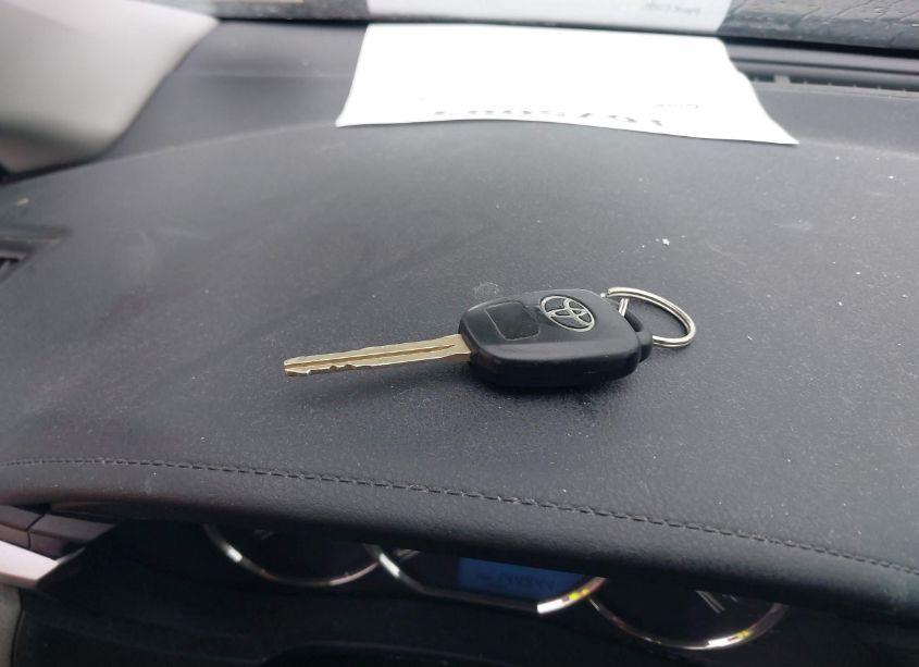 Photo 11 of 2015 Toyota Corolla LE (VIN 5YFBURHE3FP325872)