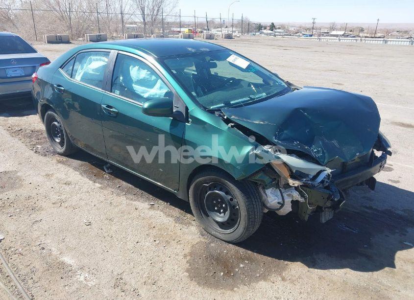 2015 Toyota Corolla LE (VIN 5YFBURHE3FP353235) main photo