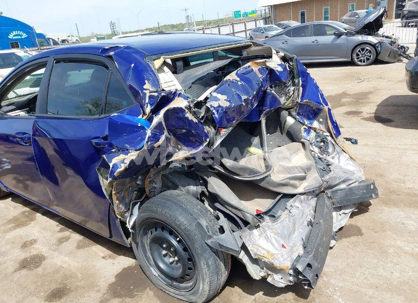 Photo 6 of 2016 Toyota Corolla LE (VIN 5YFBURHE3GP381229)