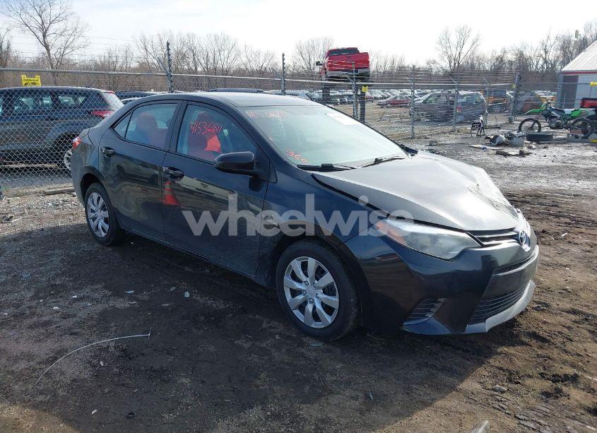 2016 Toyota Corolla LE (VIN 5YFBURHE3GP401771) main photo