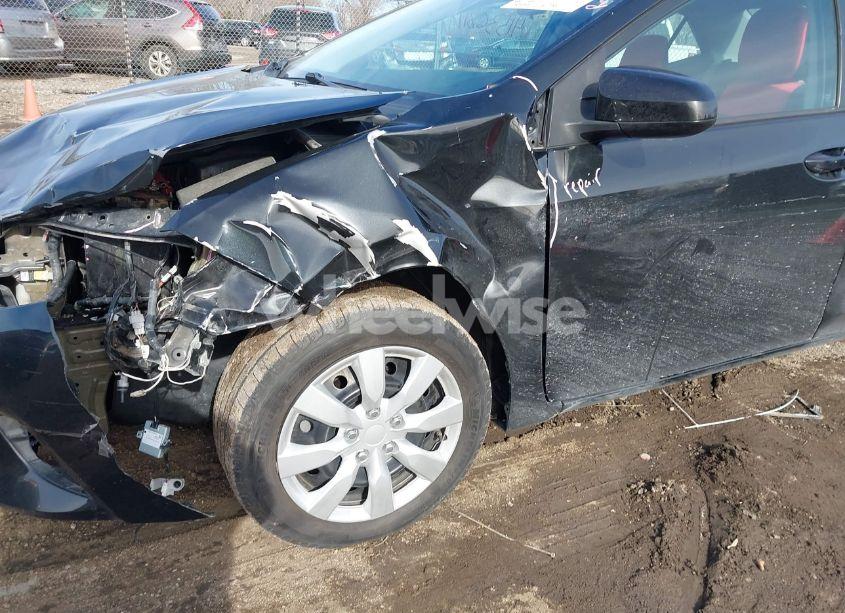 Photo 18 of 2016 Toyota Corolla LE (VIN 5YFBURHE3GP401771)