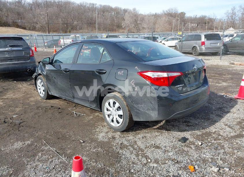 Photo 3 of 2016 Toyota Corolla LE (VIN 5YFBURHE3GP401771)