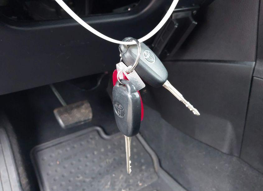 Photo 11 of 2016 Toyota Corolla LE (VIN 5YFBURHE3GP406985)