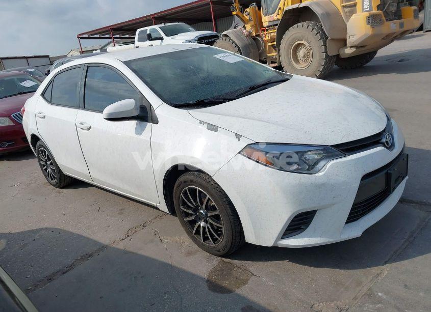 2016 Toyota Corolla LE (VIN 5YFBURHE3GP473666) main photo