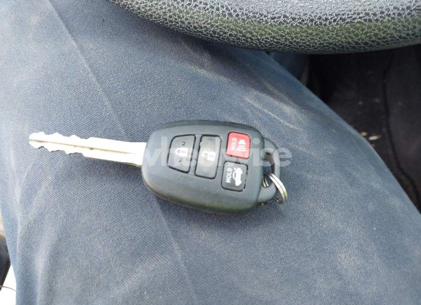 Photo 11 of 2016 Toyota Corolla LE (VIN 5YFBURHE3GP473666)