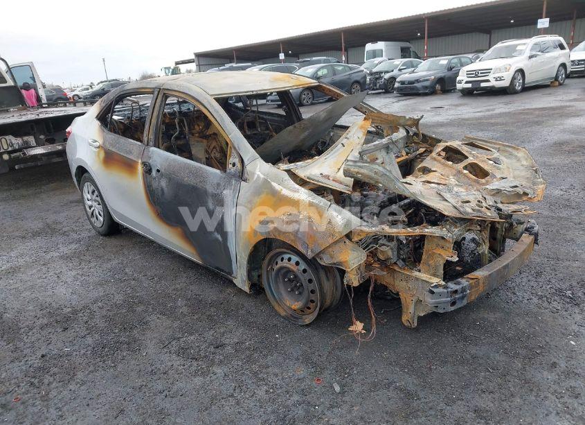 2016 Toyota Corolla LE (VIN 5YFBURHE3GP527953) main photo