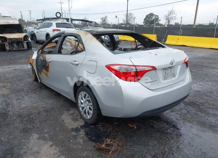 Photo 3 of 2016 Toyota Corolla LE (VIN 5YFBURHE3GP527953)