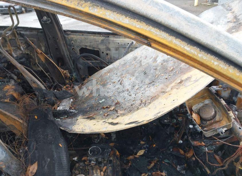 Photo 5 of 2016 Toyota Corolla LE (VIN 5YFBURHE3GP527953)