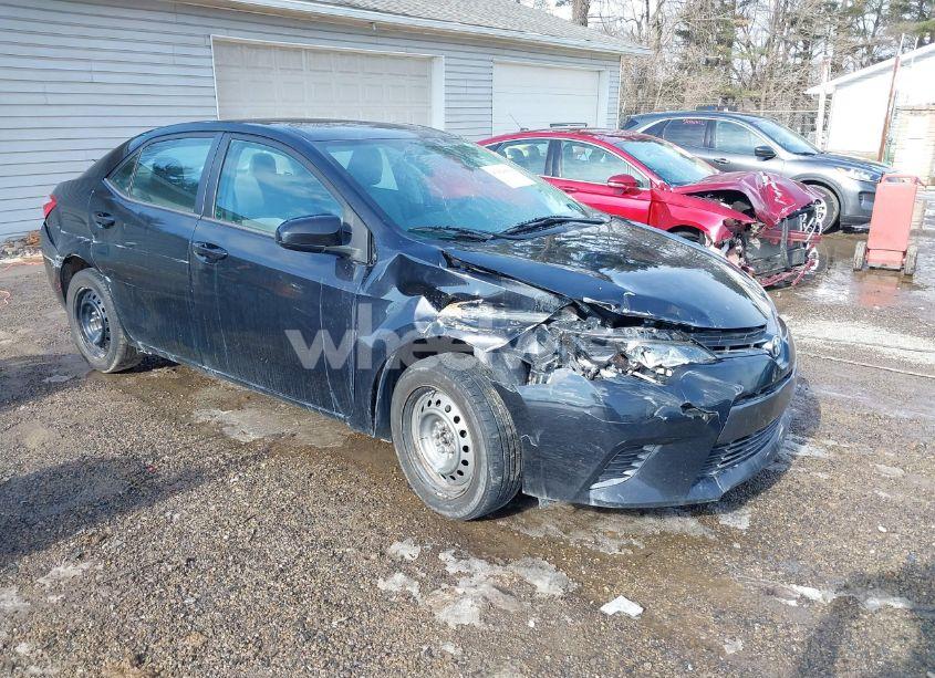 2016 Toyota Corolla LE (VIN 5YFBURHE3GP530478) main photo