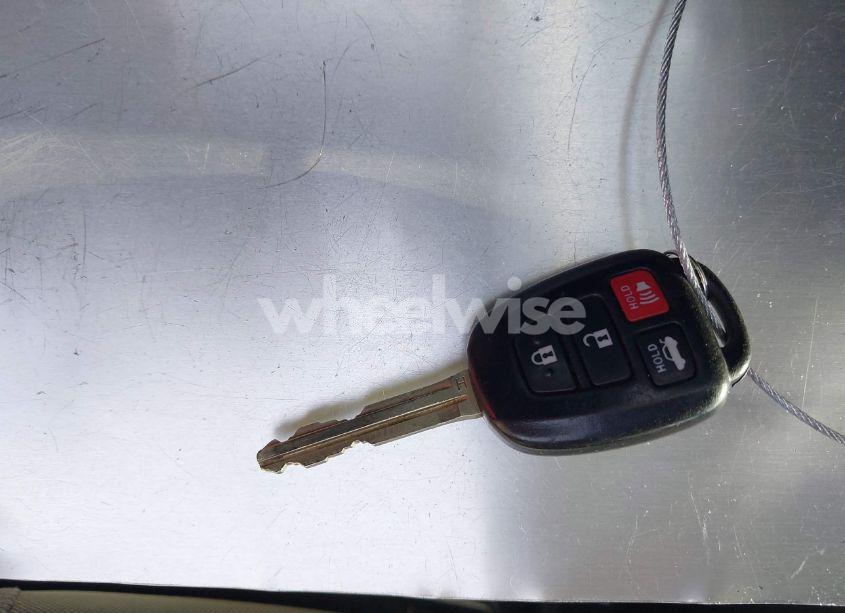 Photo 11 of 2016 Toyota Corolla LE (VIN 5YFBURHE3GP530478)