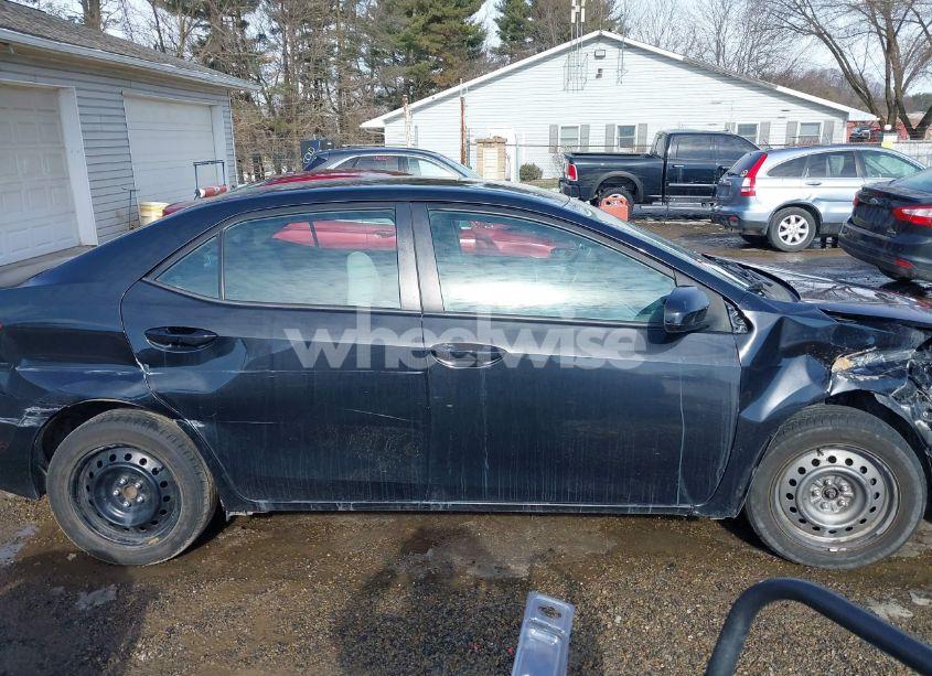 Photo 13 of 2016 Toyota Corolla LE (VIN 5YFBURHE3GP530478)