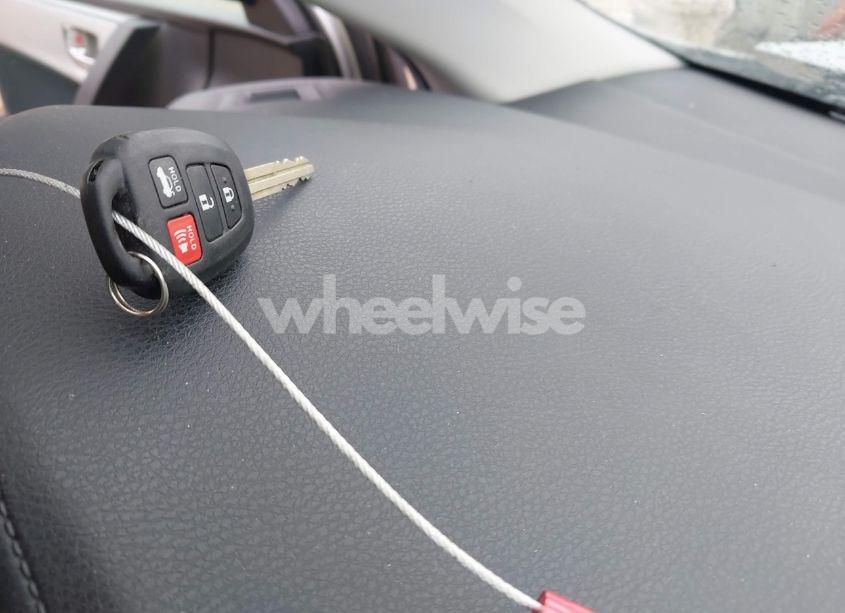 Photo 11 of 2016 Toyota Corolla LE (VIN 5YFBURHE3GP536765)