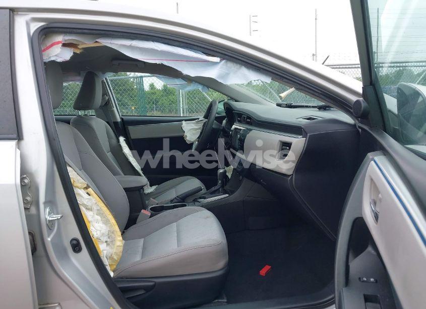 Photo 5 of 2016 Toyota Corolla LE (VIN 5YFBURHE3GP536765)