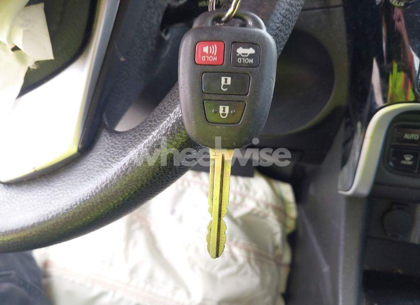 Photo 11 of 2017 Toyota Corolla LE (VIN 5YFBURHE3HP570951)