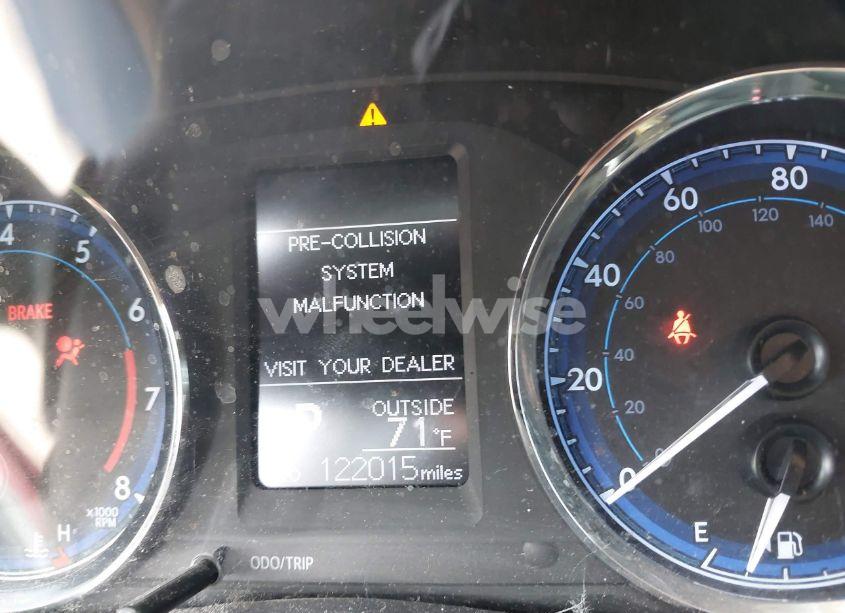 Photo 16 of 2017 Toyota Corolla LE (VIN 5YFBURHE3HP570951)