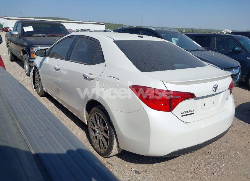 Photo 3 of 2017 Toyota Corolla SE SPECIAL EDITION (VIN 5YFBURHE3HP586132)