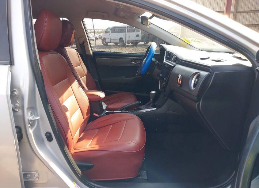 Photo 5 of 2017 Toyota Corolla LE (VIN 5YFBURHE3HP589371)