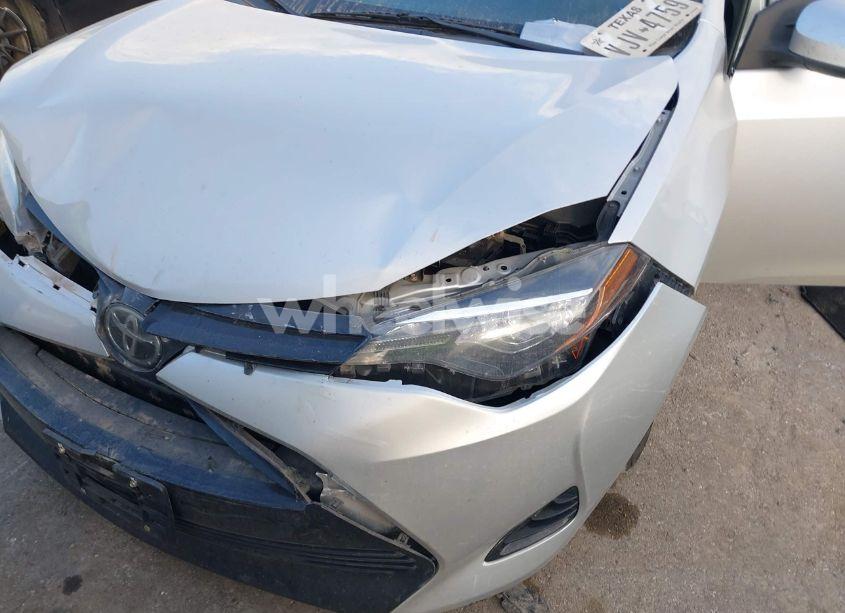 Photo 6 of 2017 Toyota Corolla LE (VIN 5YFBURHE3HP603088)