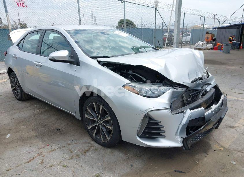 2017 Toyota Corolla SE (VIN 5YFBURHE3HP606878) main photo