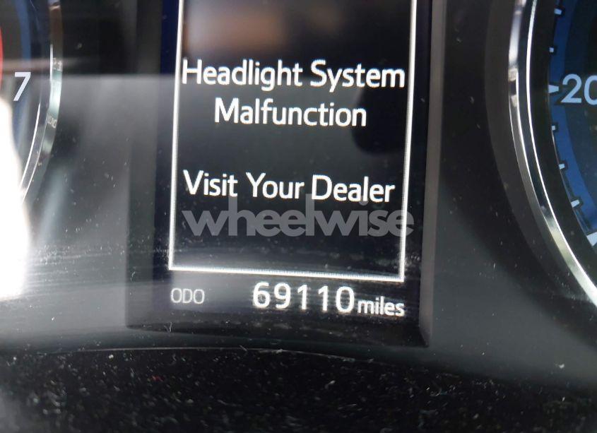 Photo 15 of 2017 Toyota Corolla SE (VIN 5YFBURHE3HP606878)