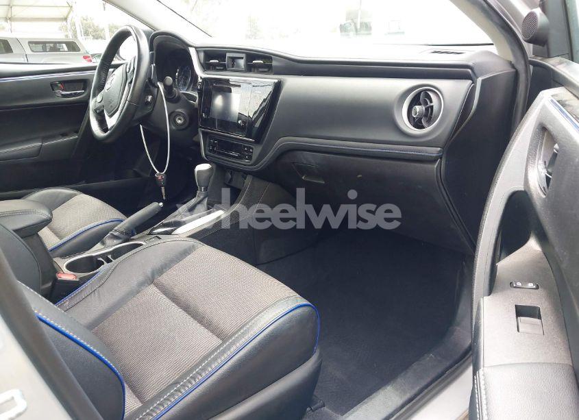 Photo 5 of 2017 Toyota Corolla SE (VIN 5YFBURHE3HP606878)