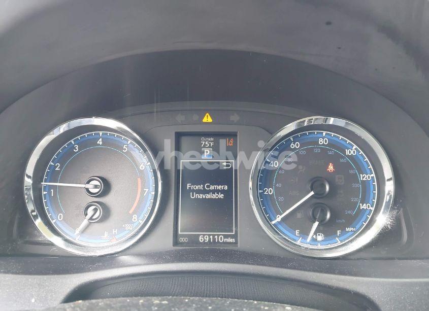 Photo 7 of 2017 Toyota Corolla SE (VIN 5YFBURHE3HP606878)