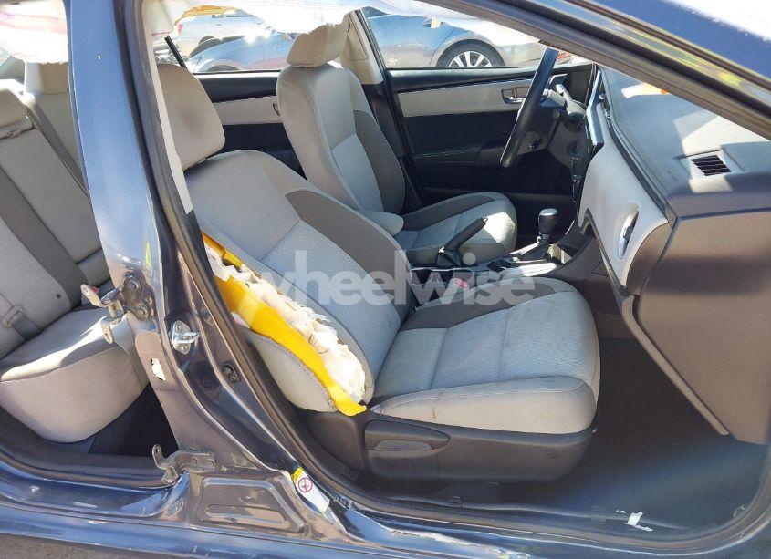 Photo 5 of 2017 Toyota Corolla LE (VIN 5YFBURHE3HP607903)