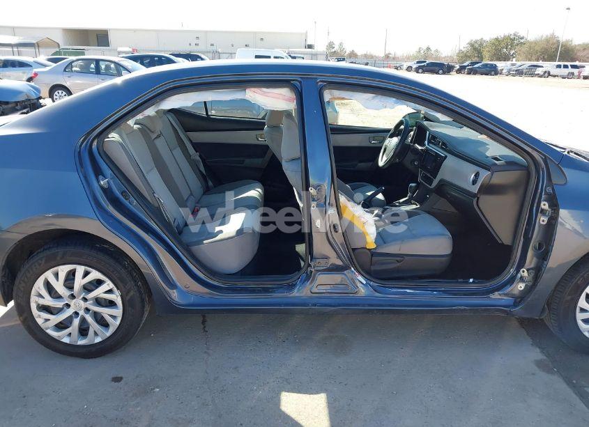 Photo 6 of 2017 Toyota Corolla LE (VIN 5YFBURHE3HP607903)