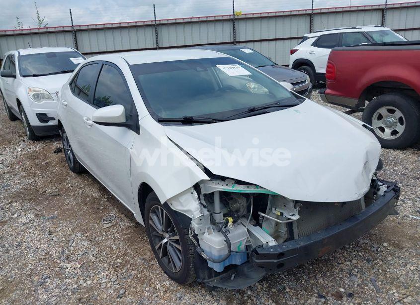 2017 Toyota Corolla LE (VIN 5YFBURHE3HP620263) main photo